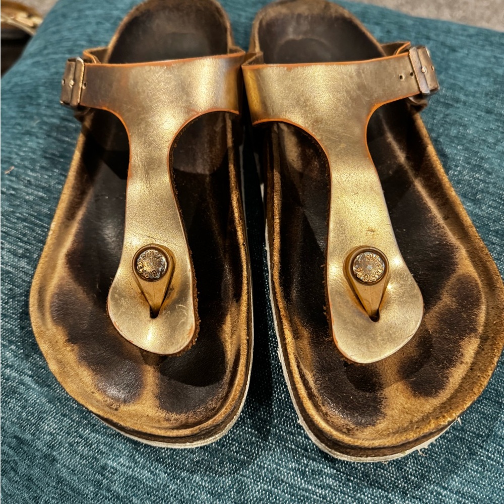 Birkenstock Gizeh Sandals – Size 38 (US Women’s 7–7.5) – Metallic Bronze